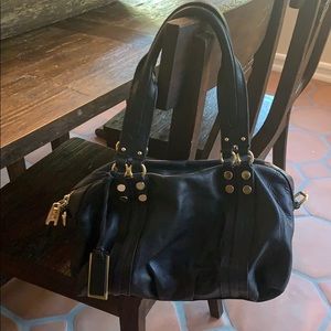 Le Victoire Shoulder Bag